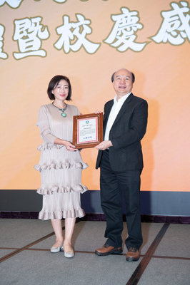 銀獎 民雄薪傳二手書店 施沛潔執行長 2圖片